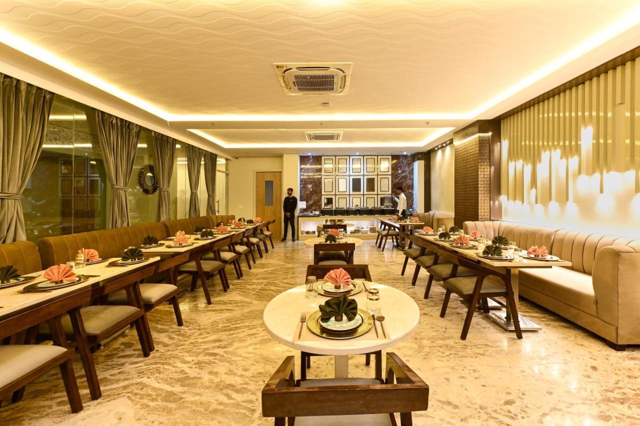 Hotel Avalon Palms Agra Agra  Exterior foto