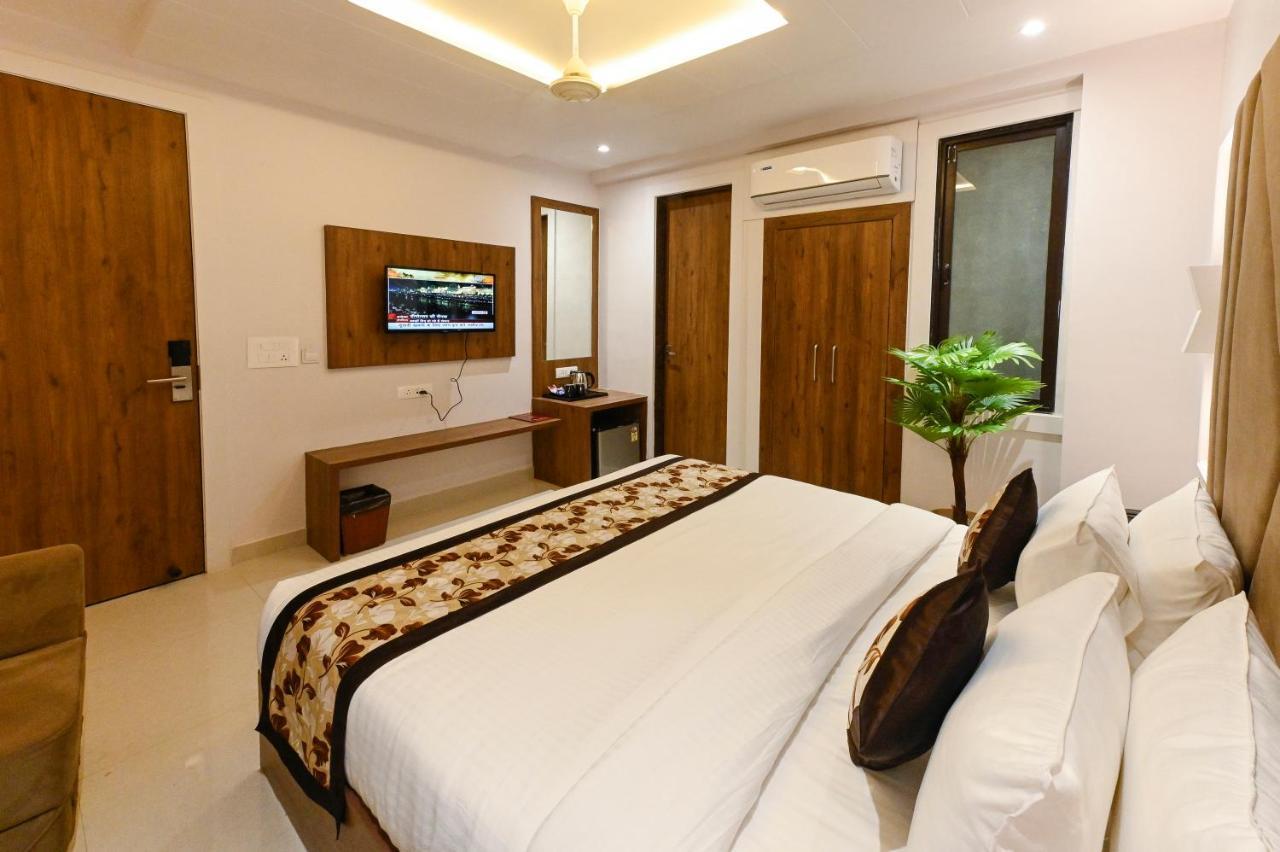 Hotel Avalon Palms Agra Agra  Exterior foto